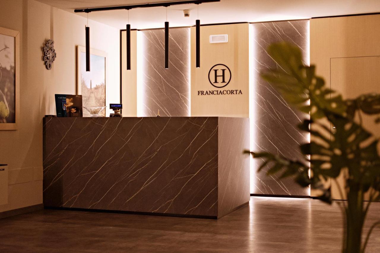 Hotel Franciacorta Paderno Franciacorta ภายนอก รูปภาพ