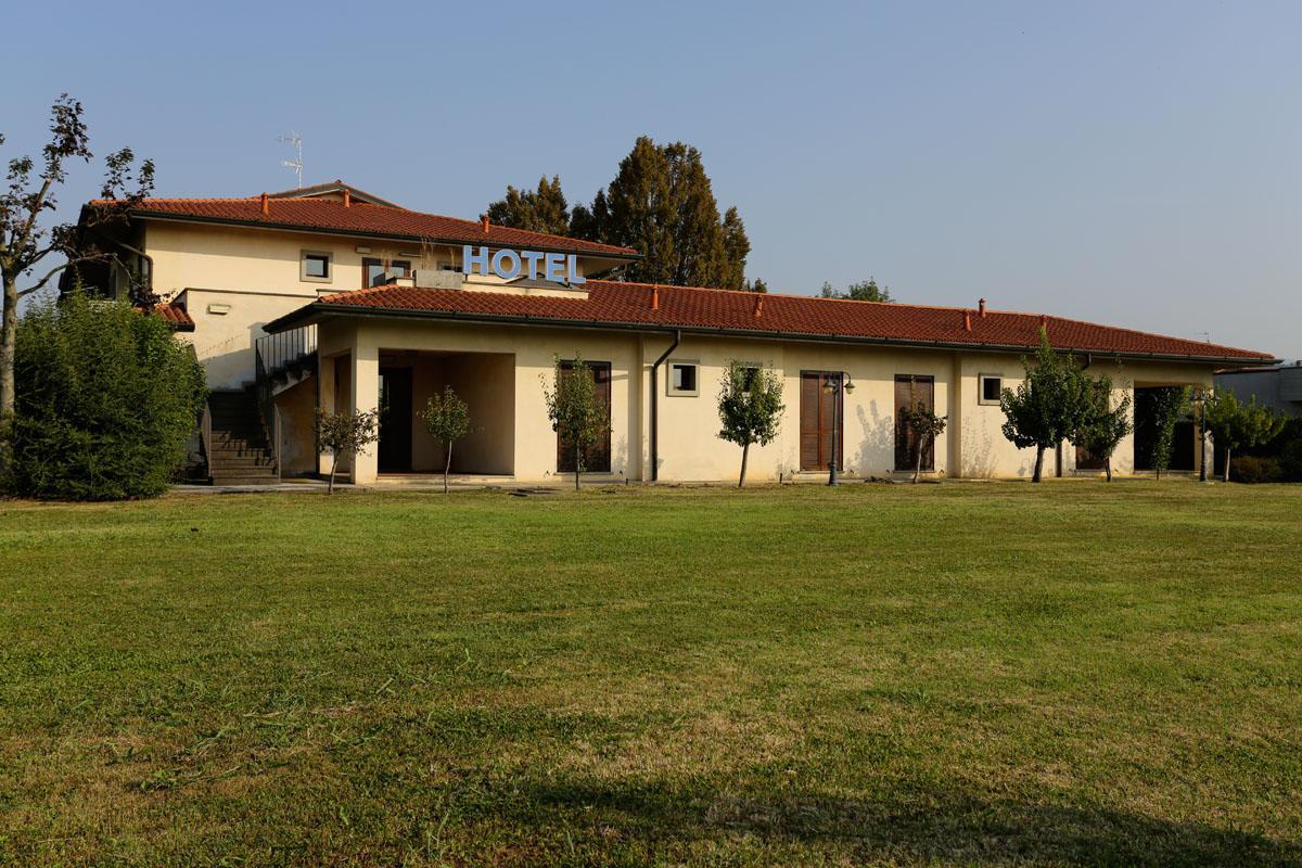 Hotel Franciacorta Paderno Franciacorta ภายนอก รูปภาพ